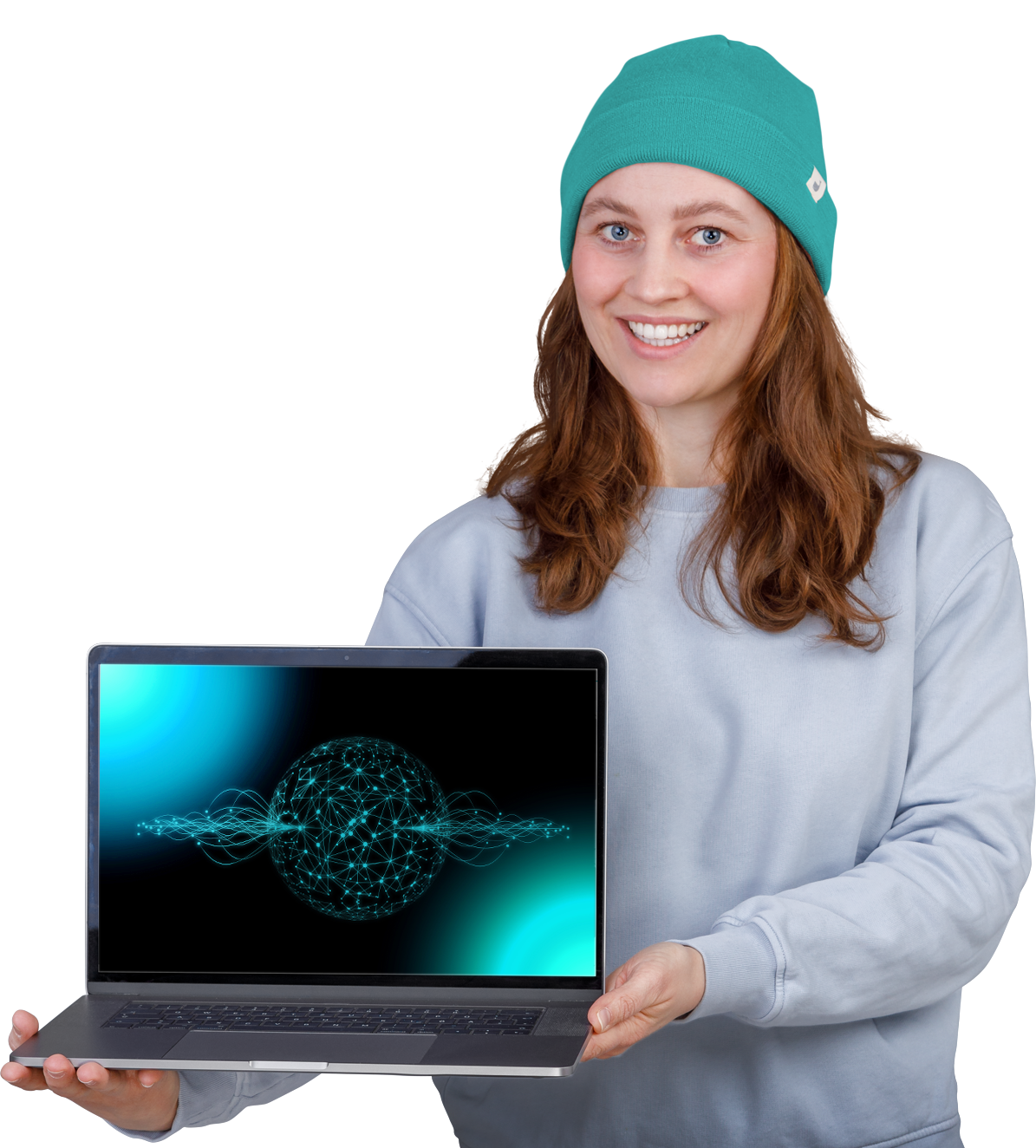Lächelnde Frau präsentiert Laptop mit Grafik von einer KI