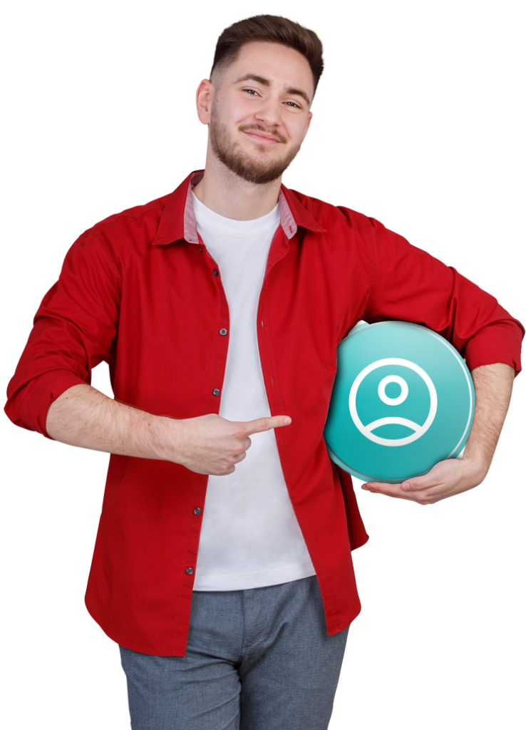 Mann in rotem Hemd und weißem T-Shirt hält einen runden, türkisfarbenen Gegenstand mit weißem Symbol und zeigt mit der Hand darauf. Dies soll den Fokus von plano auf die Personaleinsatzplanung symbolisieren.