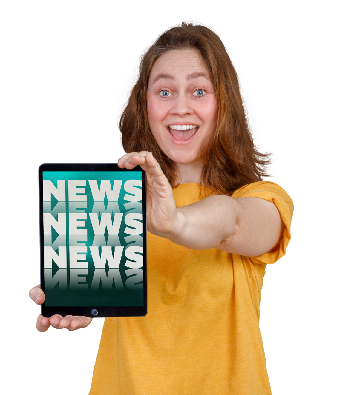 Frau mit Tablet auf dem News steht